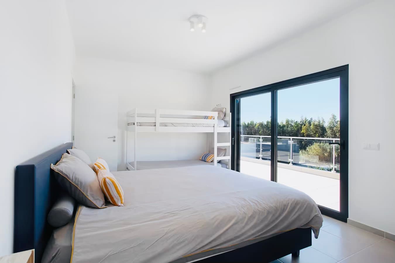 Bedroom with terrace