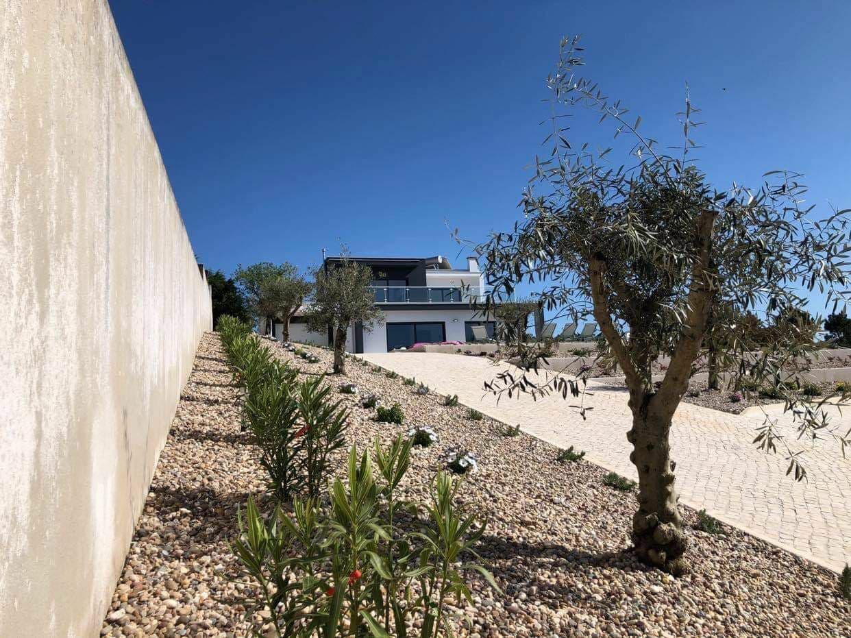 Villa 33 exterior